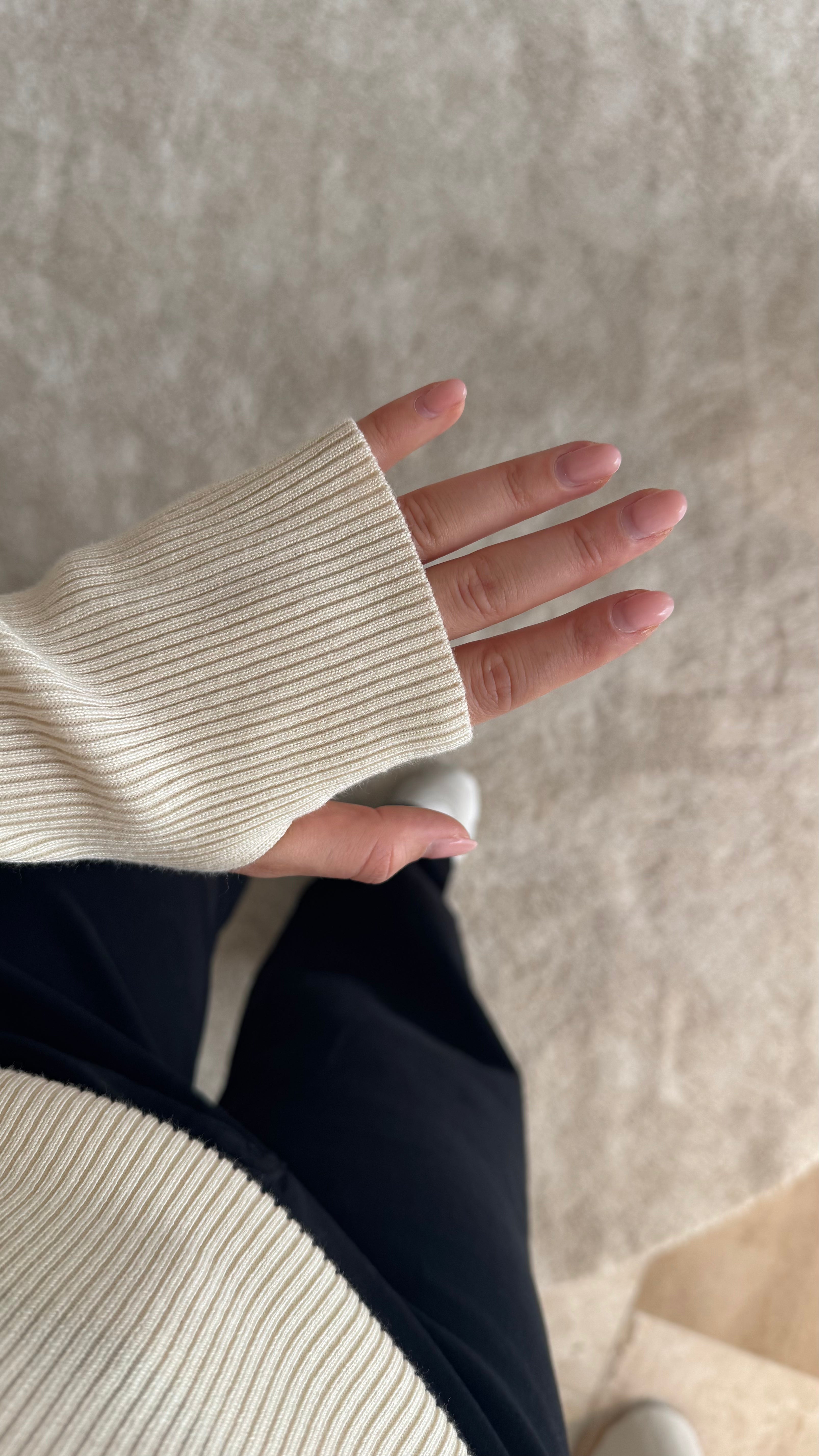 Kate off-shoulder trui