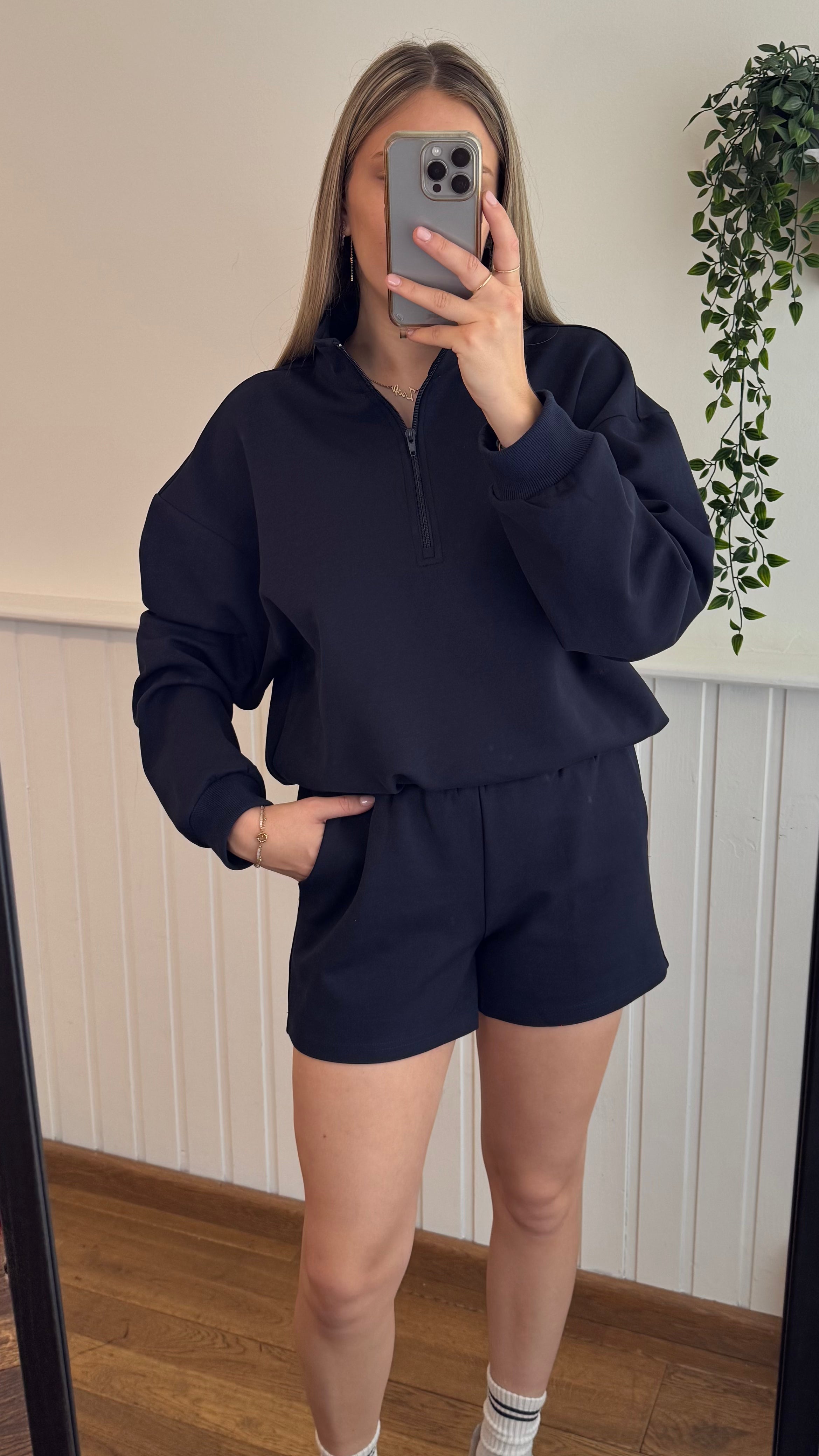 Sweater Fin