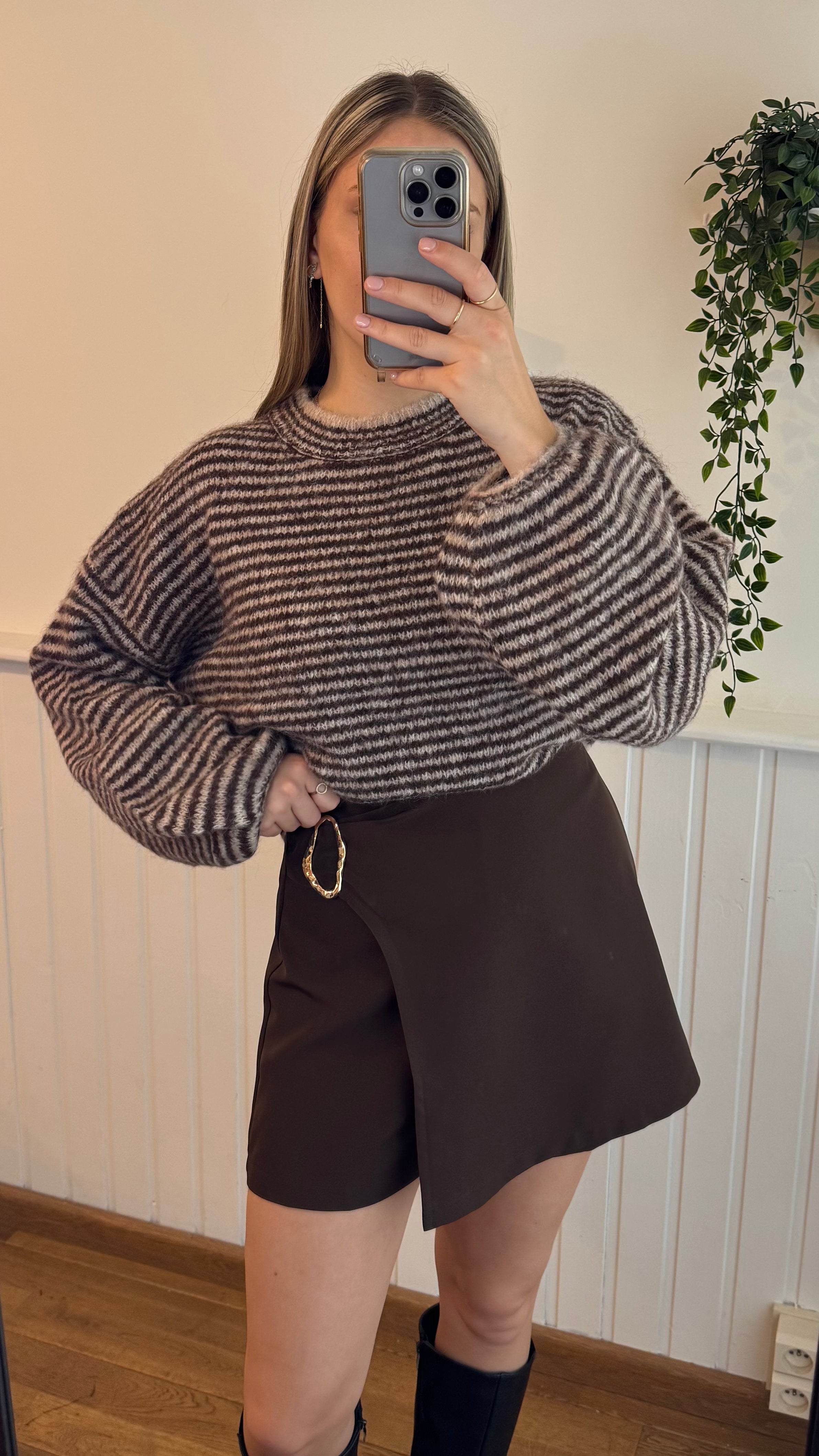 Ishi skort